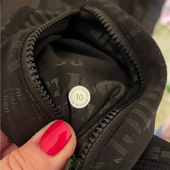🍒LULULEMON *SPARK FOIL MANIFESTO sz 10 DEFINE Jacket LTD EDITION BLACK LUXTREME - Picture 6 of 10